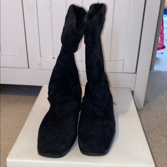 markon Shoes - Elegant Black Women's Boots